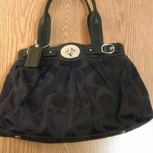 NWOT BLACK MEDIUM SIZED AUTHENCOACH PURSE & WALLET